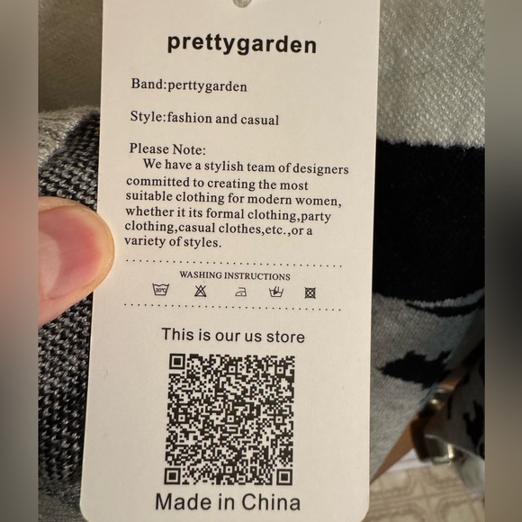 New with tags, ladies crewneck colorblock sweater size XL by prettygarden - Picture 6 of 10